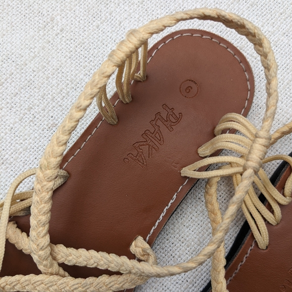 Plaka Palm Leaf Flat Sandals - Picture 9 of 10